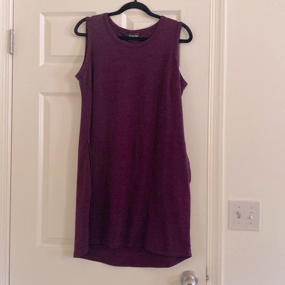 Burgundy high-low sleeveless dress with pockets!